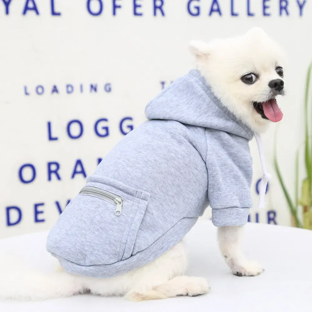 Ideal for outdoor activities, this sweatshirt offers functionality and warmth while keeping pets stylish and comfortable throughout autumn and winter walks, hikes, and outings.