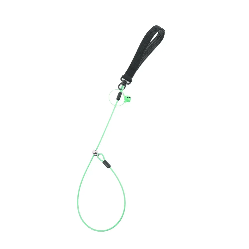 Comfortable Leash Handle for Long Walks: Designed for comfort, the wide, soft handle makes it easy to walk your dog for long periods without hand strain.