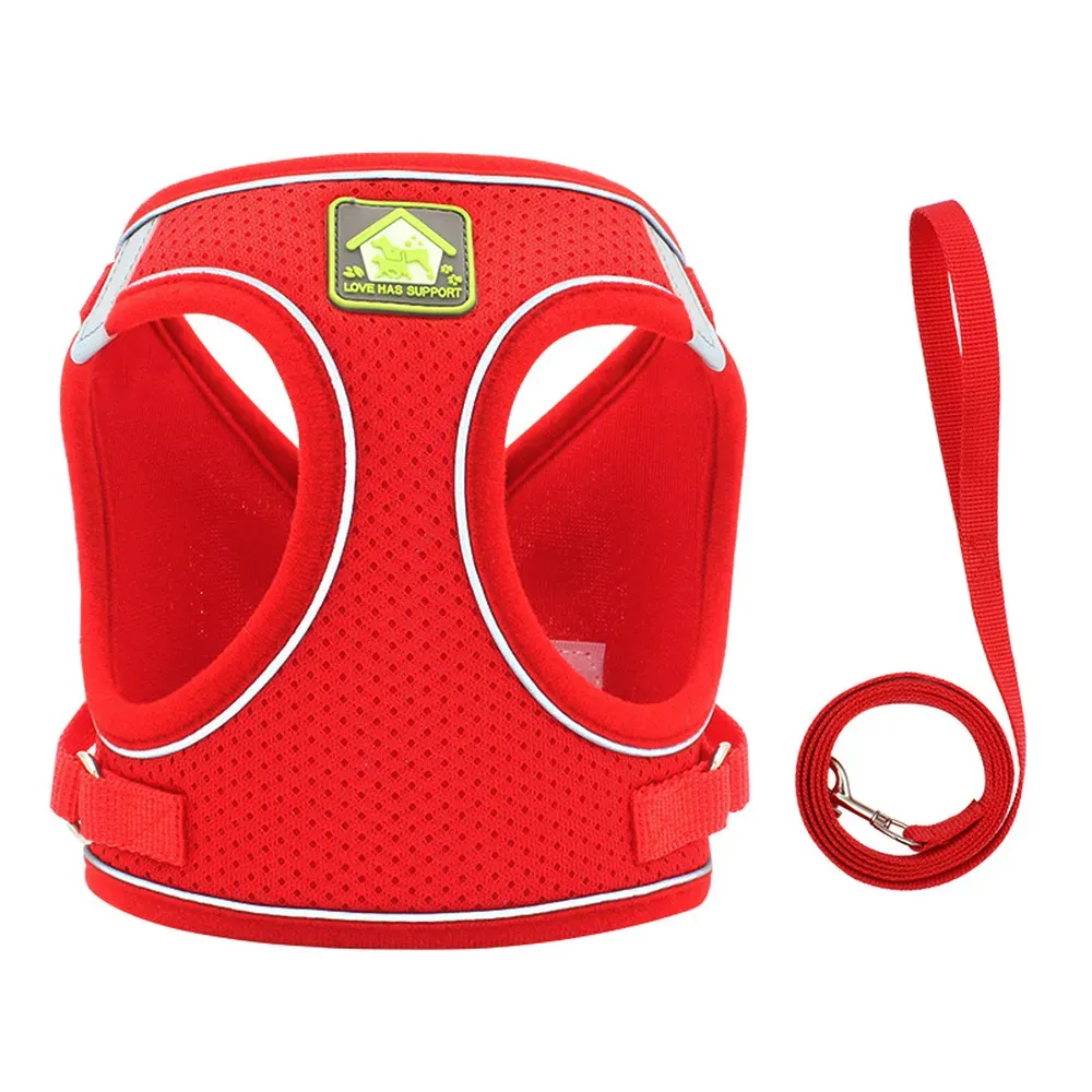 Prevents Fur Damage: The soft, breathable design of the harness prevents rubbing or irritation to the pet's fur, making it perfect for sensitive pets.