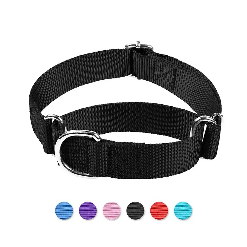 The reflective stitching on this collar enhances visibility during low-light conditions, promoting safety and ensuring pet owners can easily spot their pets during nighttime walks.