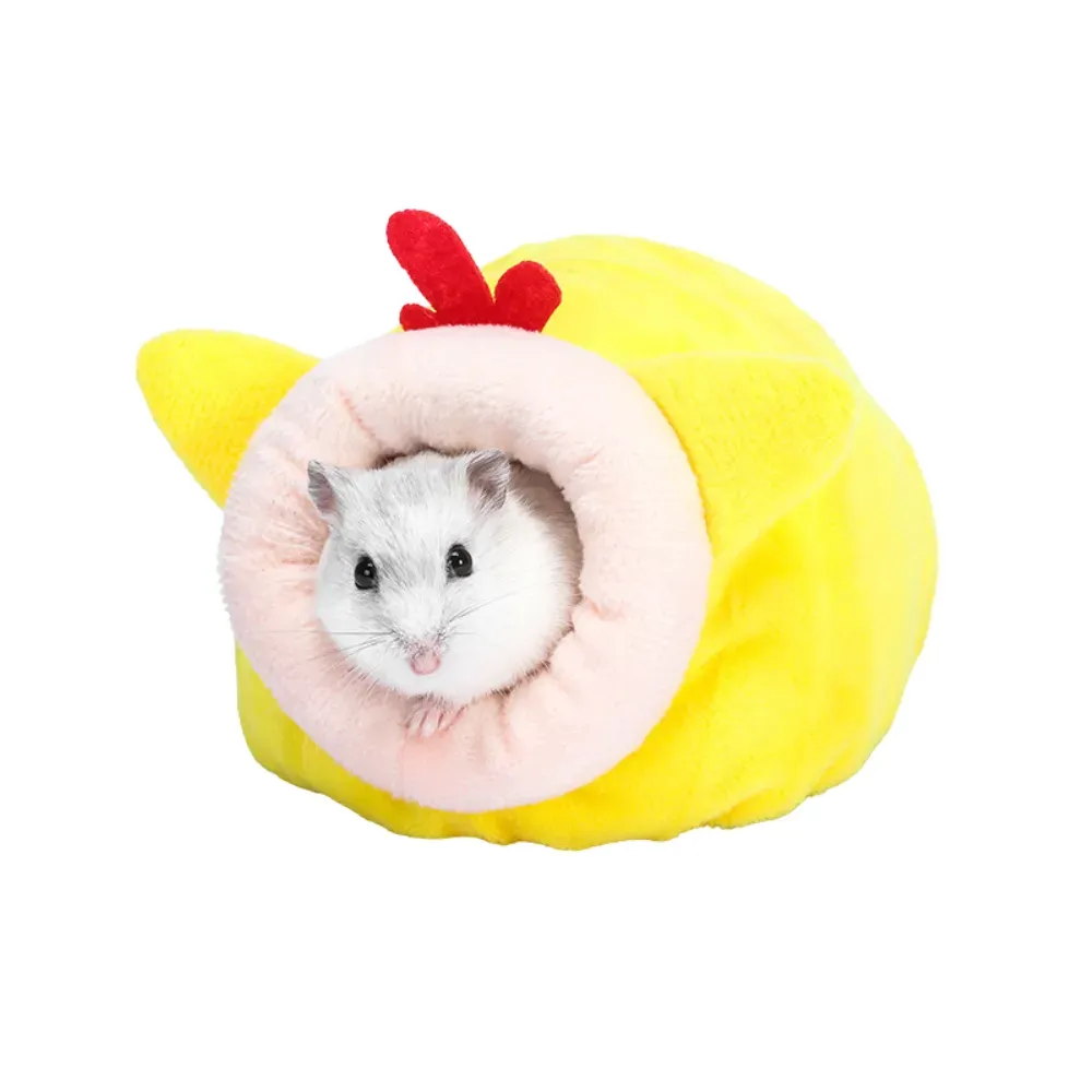 Nest for Hamsters (4) Businesses looking to offer high-quality, winter-specific bedding for small pets will find this bed an excellent option. Its soft cotton filling and breathable fabric provide both comfort and insulation.