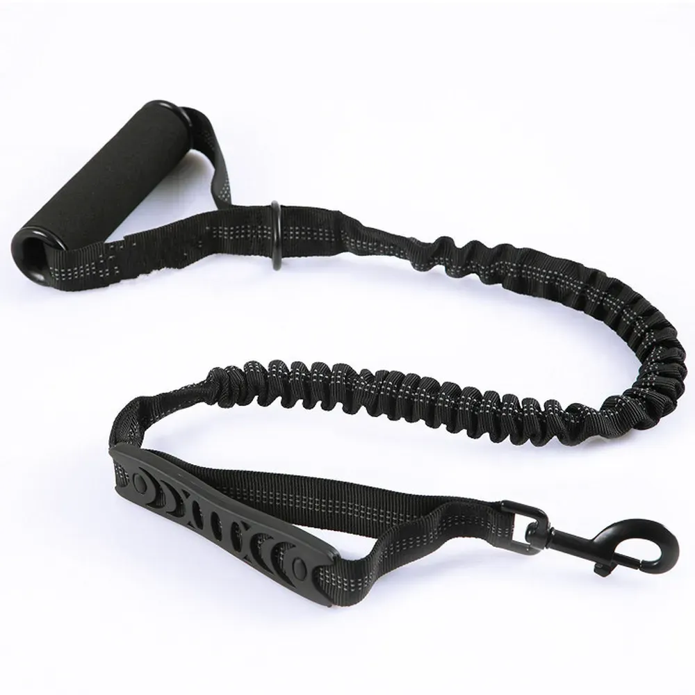 Offering versatility in length adjustment and an ergonomic design, this leash caters to pet owners who need a reliable, comfortable, and functional solution for walking pets of all sizes.