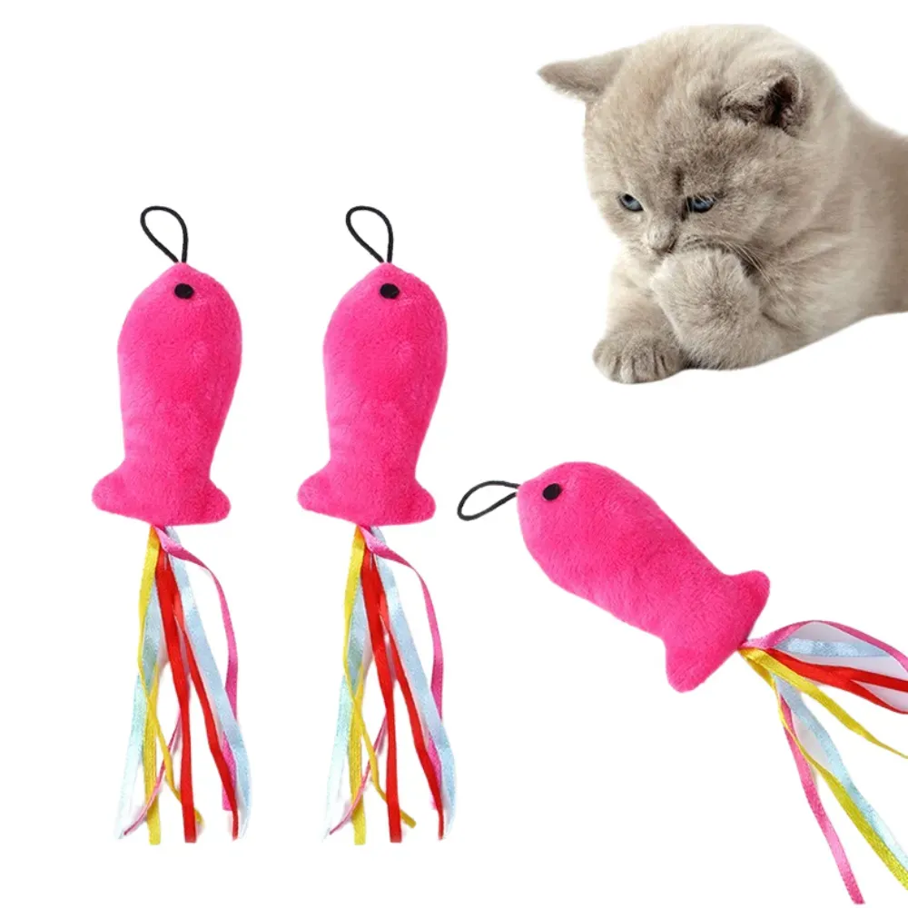 This plush fish and mouse toy with streamers is designed to keep lazy cats active, helping them maintain a healthy body shape while playing.