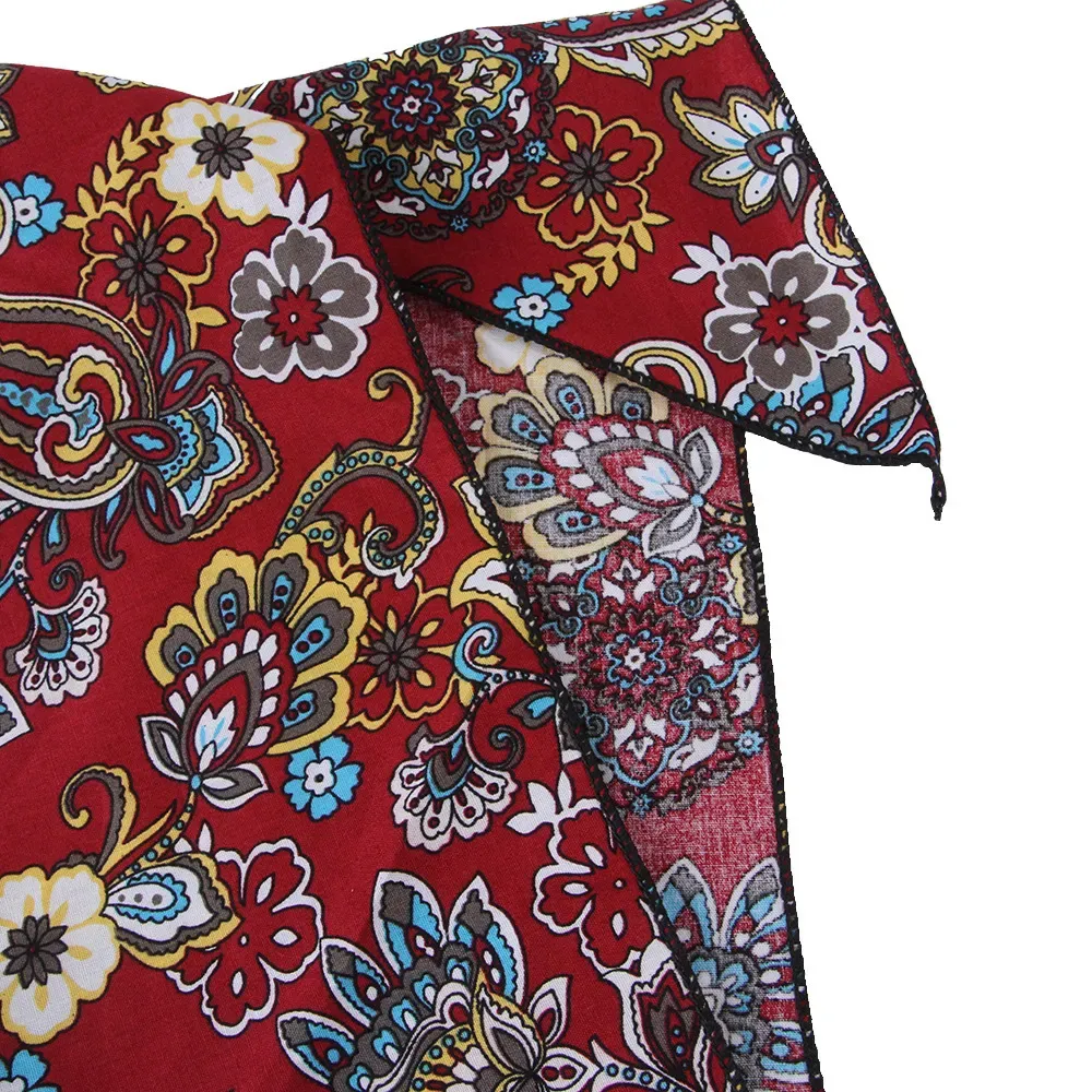 Made from soft, breathable cotton fabric, this pet bandana offers both comfort and style. Pet suppliers can stock this product to meet the growing demand for high-quality, comfortable pet accessories.
