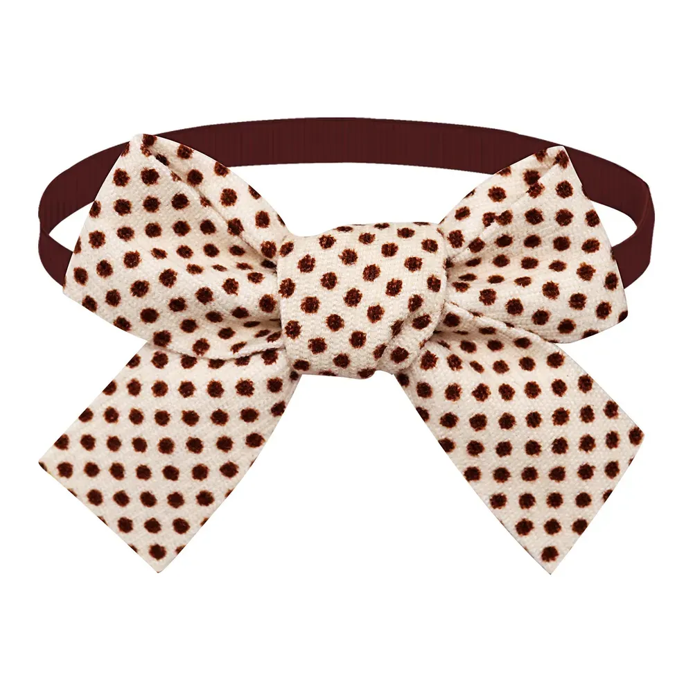 Easy to Put On and Take Off: The bow tie features a quick-release buckle, making it easy for pet owners to put it on and take it off their pets. This convenient design is ideal for busy pet owners who want a simple and elegant accessory for their pets.