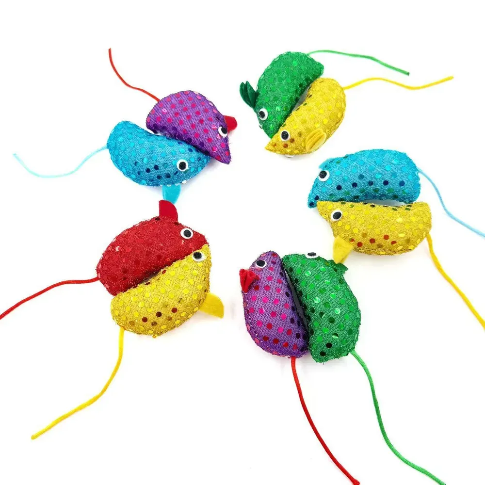 The sequin little mouse cat toy is ideal for cats that love to bite, scratch, and play, offering hours of fun and reducing boredom.