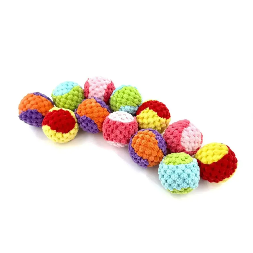 Offering both fun and exercise, this cat play toy helps promote healthy activity levels in cats while also providing an opportunity for pet owners to bond with their pets through interactive play sessions.