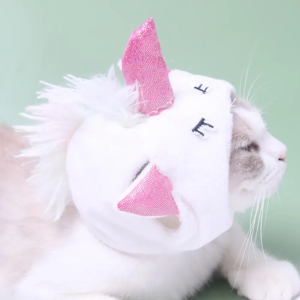 Unicorn hat for cats (3)_1 Made from soft, high-quality fabric, this unicorn headpiece is gentle on pets’ skin, ensuring comfort throughout Halloween celebrations and beyond.