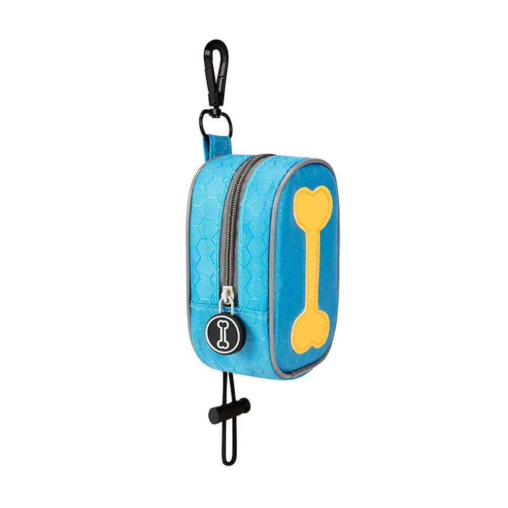Hands-Free Dog Poop Bag Dispenser (2)_1 Hands-Free Poop Bag Holder: This dispenser is designed with a built-in, hands-free poop bag holder, allowing pet owners to carry waste bags securely and conveniently.