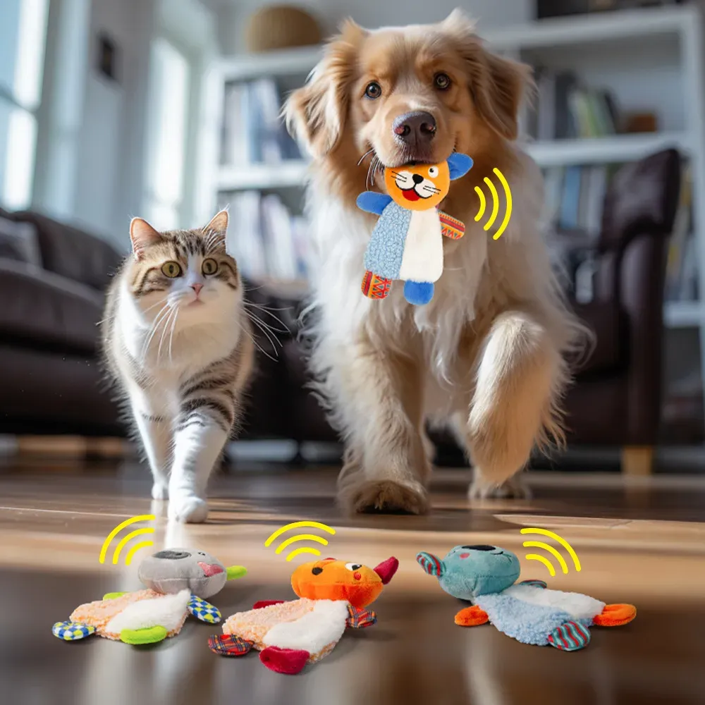 The crinkle paper and vocal pouch make this toy ideal for active play, encouraging pets to engage in playtime by chewing, tossing, and chasing, providing both physical and mental stimulation.