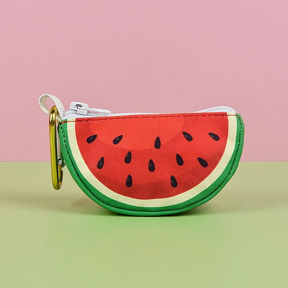 Carabiner for Easy Attachment: The built-in carabiner allows pet owners to conveniently attach the waste bag dispenser to backpacks, leashes, or belts, ensuring quick access during walks.