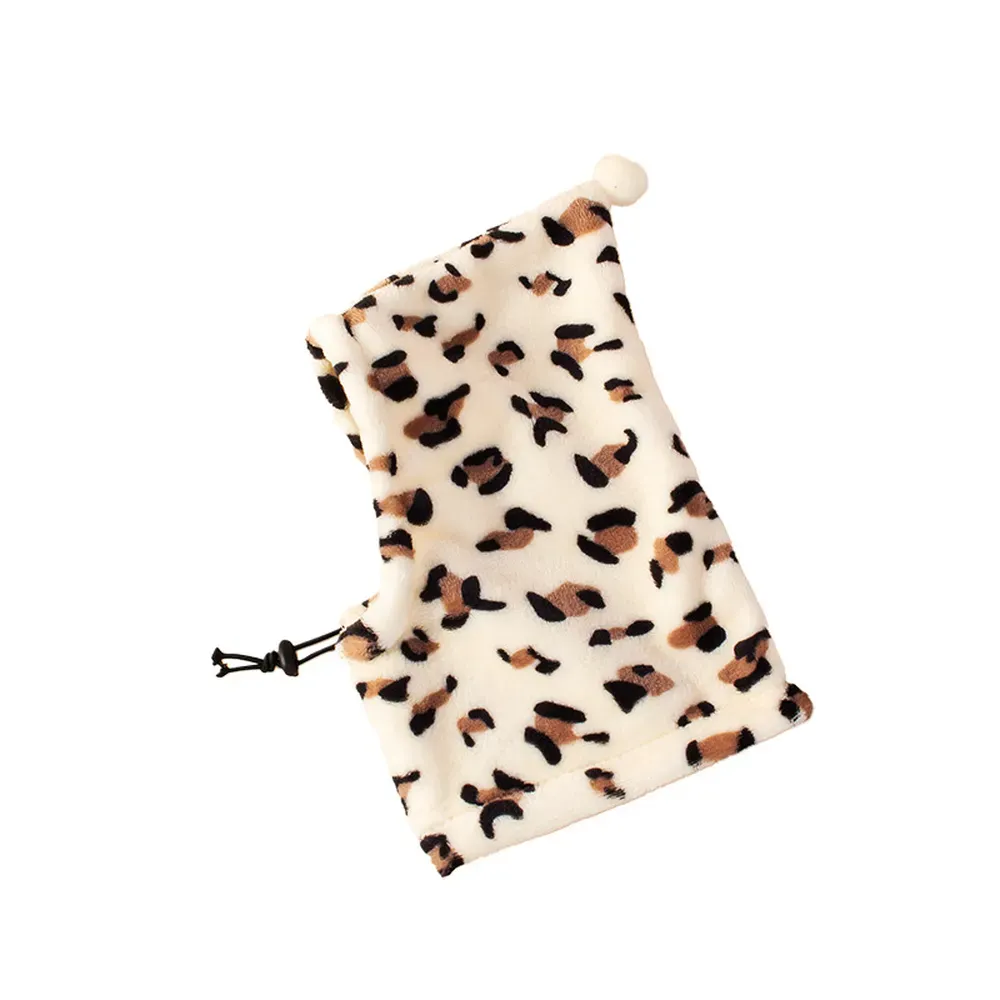 Constructed with durable materials, this pet holiday hat is built to last, retaining its shape and color even after multiple uses and washes, making it a practical choice for pet owners.