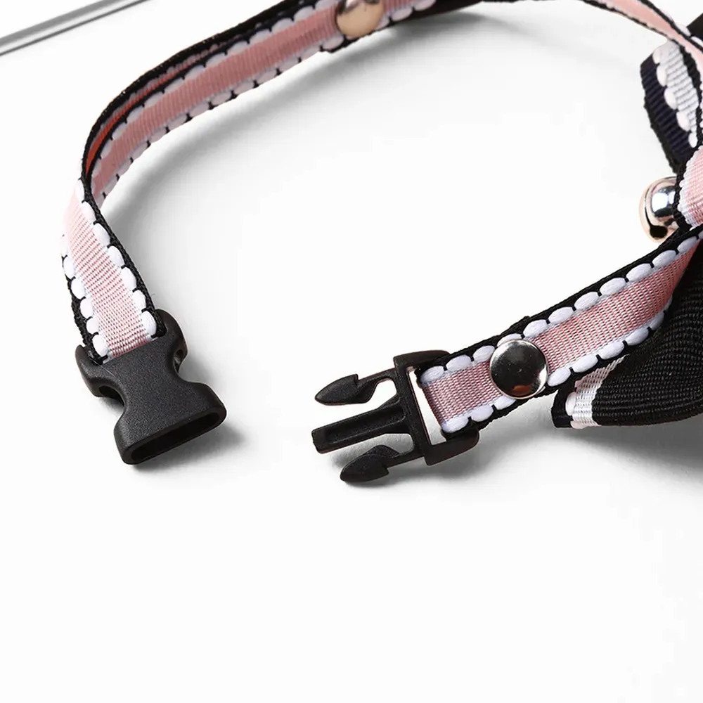 Featuring high color fastness, this collar maintains its bright colors over time, ensuring it remains looking fresh and stylish.