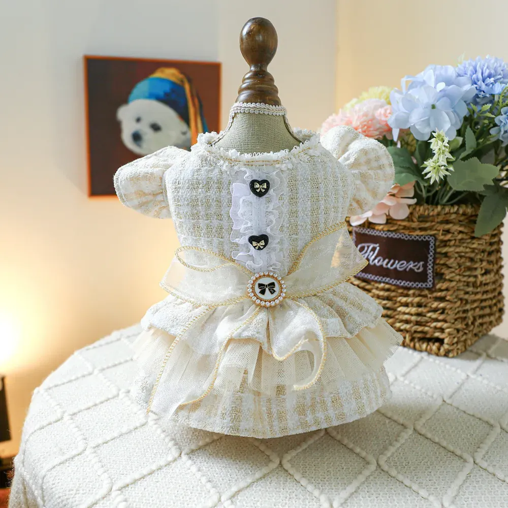 This beautiful pet dress is perfect for special occasions, providing a comfortable fit and eye-catching design for small and medium-sized pets.
