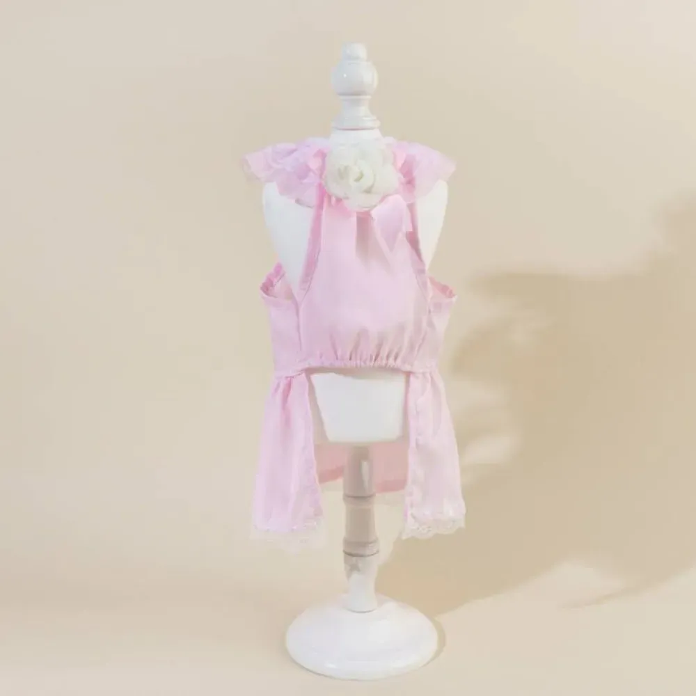 Designed for ease of use, this 2-piece set is simple to dress, making it a convenient and stylish option for retailers seeking to offer hassle-free yet fashionable outfits.
