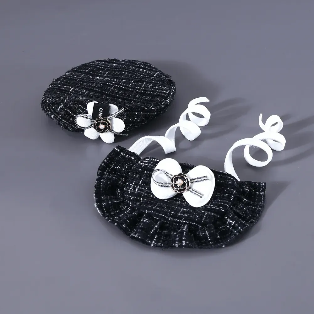 dog bandana (2) Crafted from soft knitted fabric, this pet accessory set provides both warmth and comfort, making it a perfect addition to pets’ wardrobes for seasonal wear.