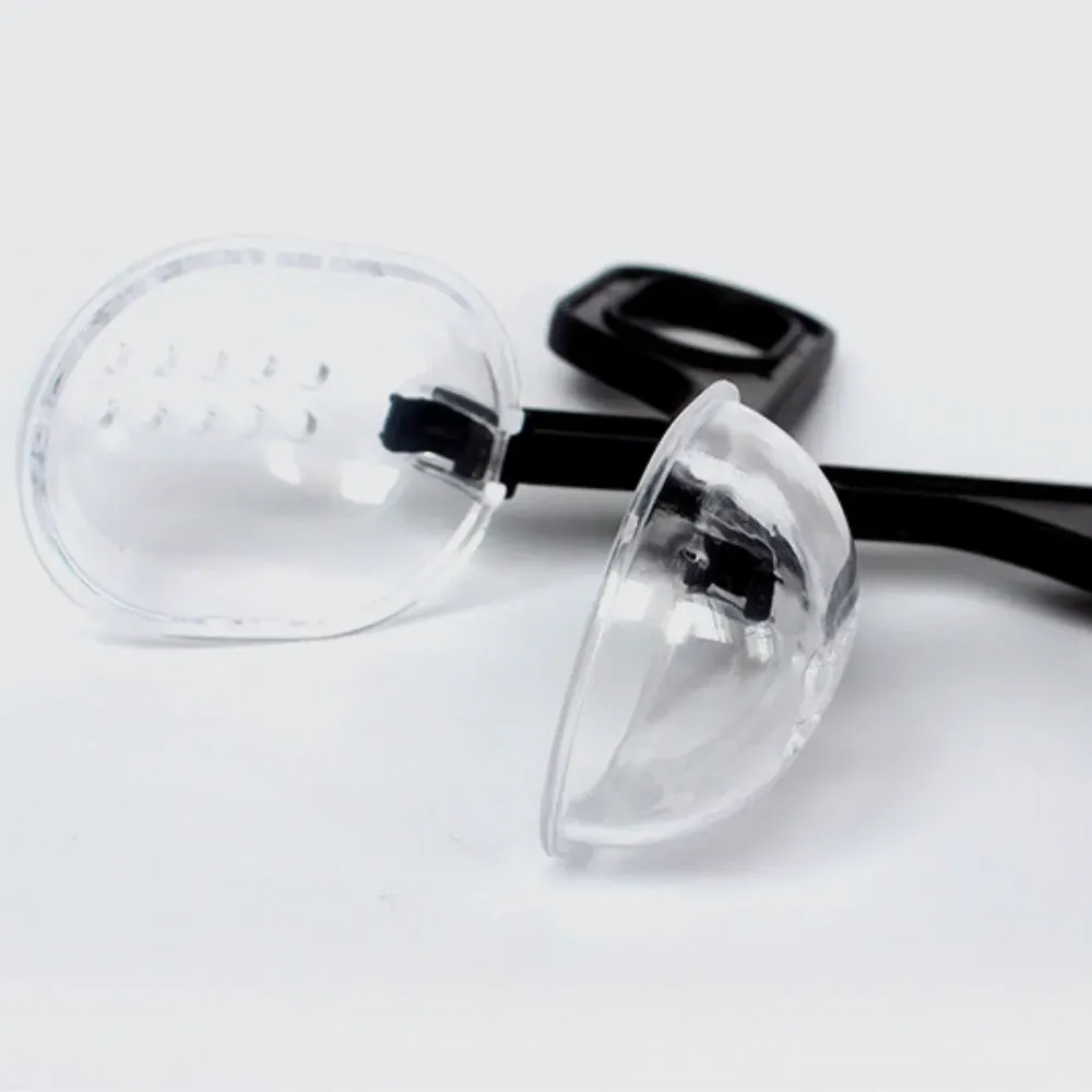 Ventilated tweezers to ensure reptile breathing during capture