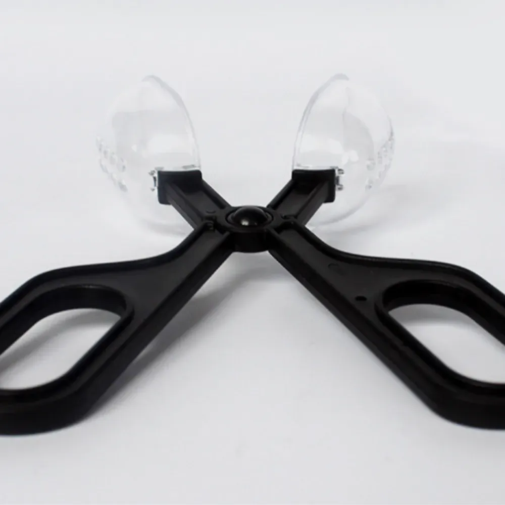 X-shaped flexible grip for comfortable and stable handling