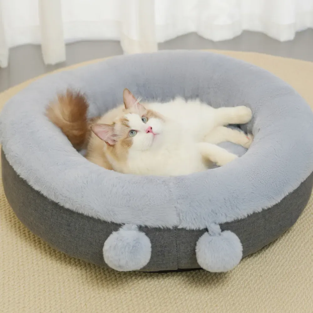 Spacious round design suitable for small and medium pets