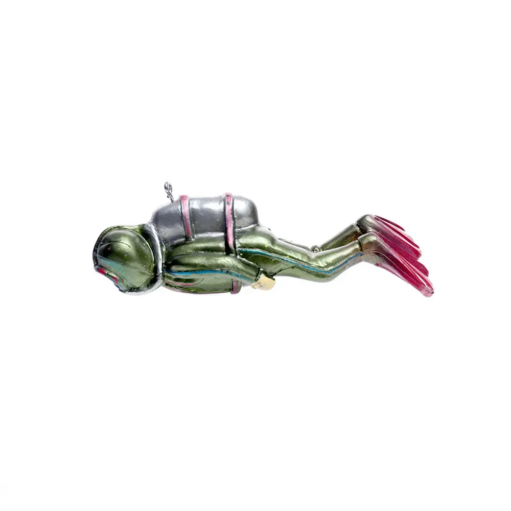 Realistic diver figure adds depth and movement (2) Perfect novelty decor for aquarium retailers