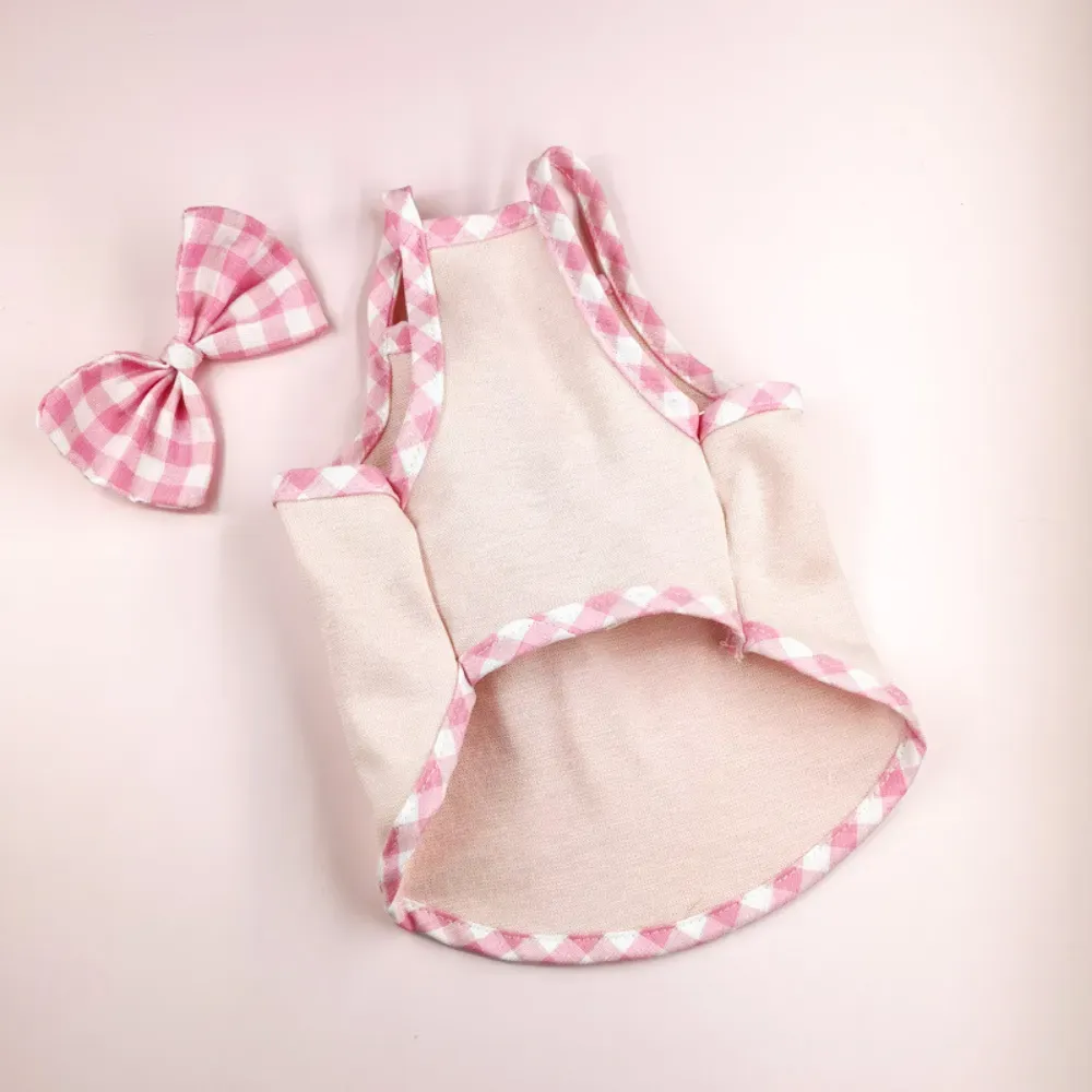 "Easy-to-wear design with secure fastening for hassle-free dressing."