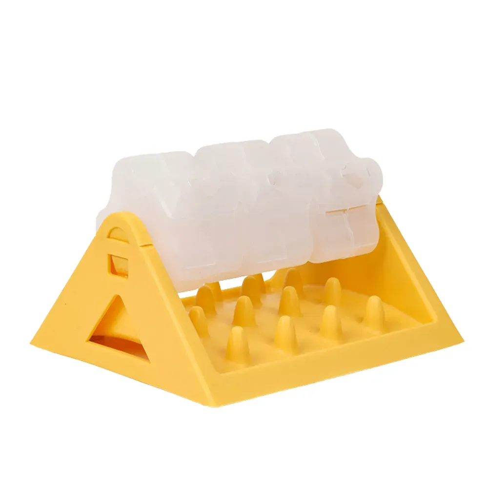 treat dispensing feeder