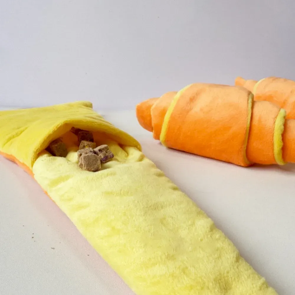 Crinkle Paper Expandable Bread Dog Toy with Snack Pocket2